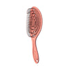 Die VBEAUTY Detangle Straw Brush Haarbürste ist zu 60% aus dem schnellwachsenden Rohstoff Stroh hergestellt und ermöglicht ein Haarbürsten ohne jegliche Schmerzen