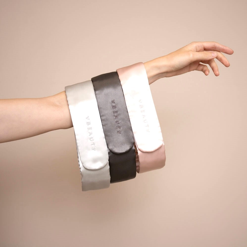 Das VBEAUTY Premium Beauty Seidenhaarband ist dein perfekter Begleiter für alle täglichen Routinen – sei es Hautpflege, Make-up oder Dein Training.