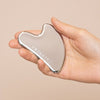 Die Anwendung mit dem VBEAUTY Gua Sha aus hochwertigem Edelstahl bietet zahlreiche Vorteile. Reduzierung von Rötungen und Hautunreinheiten