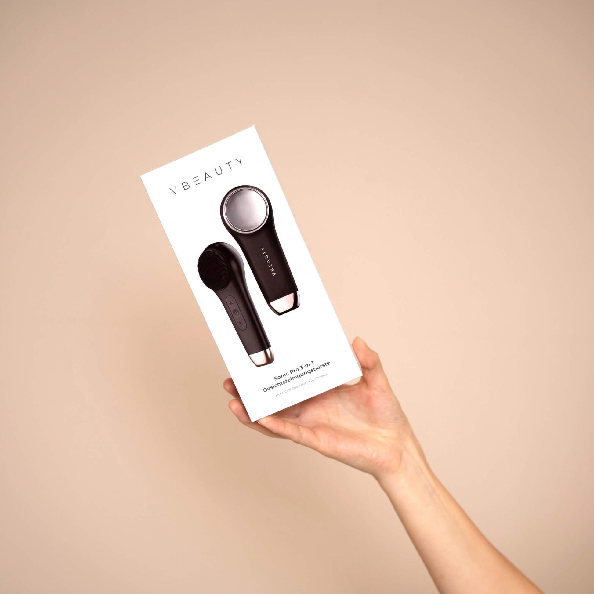 Die VBEAUTY 3-in-1 Sonic Pro Gesichtsreinigungsbürste hat eine Thermo, eine Kryo und Reinigungsfunktion mit integrierter Licht-Therapie