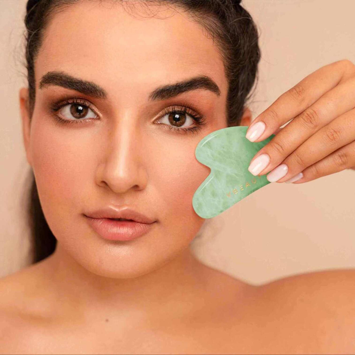 VBEAUTY Gua Sha Körper aus Jade aus der traditionellen chinesischen Medizin für straffe Haut.