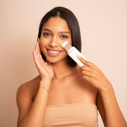 Der VBEAUTY Ultrasonic Facial Cleaner ist ein hochmodernes Gerät zur professionellen Entfernung von Mitessern und abgestorbener Haut.