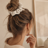 VBEAUTY Premium Seiden Scrunchie - Creme