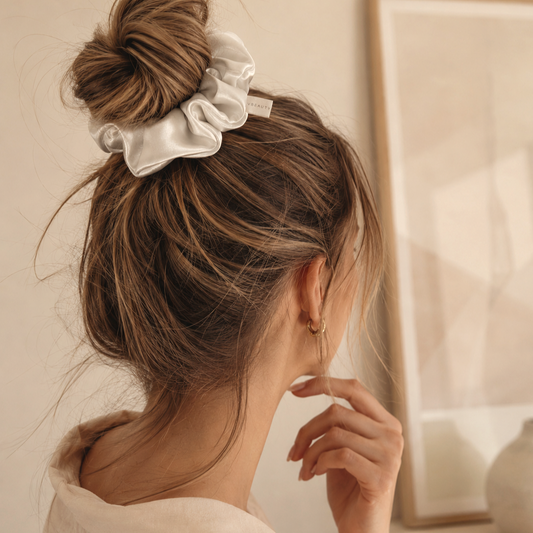VBEAUTY Premium Seiden Scrunchie - Creme